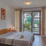 Chateau Del Mar 아파트 *