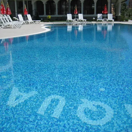 Chateau Del Mar Апартаменты