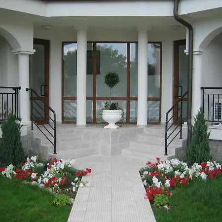 Апартаменты Chateau Del Mar