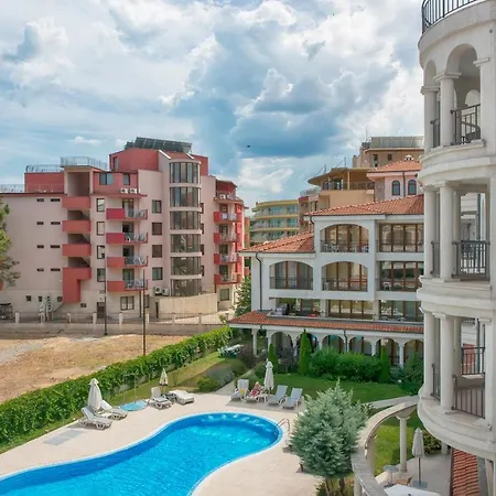 Chateau Del Mar Апартаменты