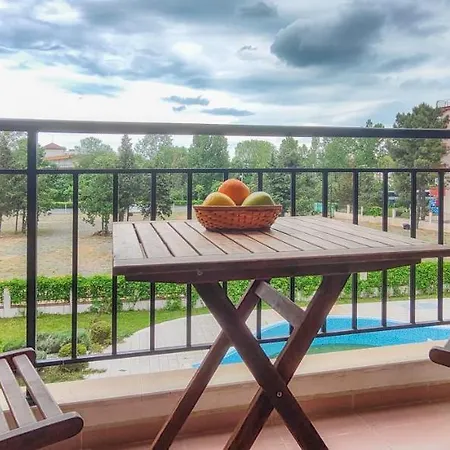 Апартаменты Chateau Del Mar *