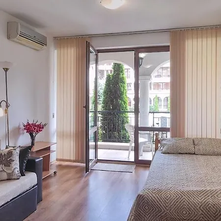 Chateau Del Mar Апартаменты